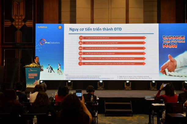 GS.TS. Trần Hữu Dàng - Chủ tịch hội nội tiết ĐTĐ Việt Nam trình bày về bệnh tiền ĐTĐ GS.TS. Trần Hữu Dàng - Chủ tịch hội nội tiết ĐTĐ Việt Nam trình bày về bệnh tiền ĐTĐ