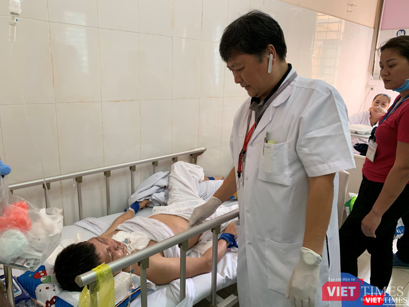 Kiểm tra tình trạng bệnh nhân 