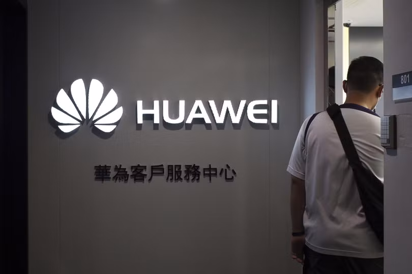 Thị trường điện thoai thông minh của Huawei ở châu Âu đã sụt giảm đáng kể sau lệnh cấm vận của Mỹ. Ảnh: SCMP Ảnh: SCMP