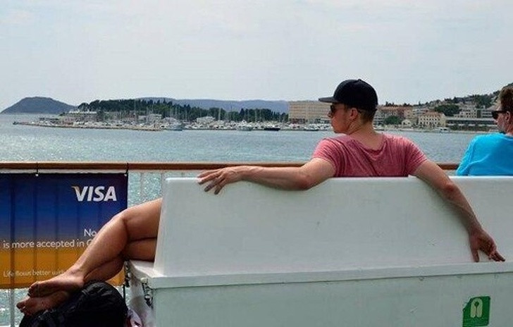 Chùm ảnh hài hước đánh lừa thị giác một cách ngoạn mục ảnh 12 Chùm ảnh hài hước đánh lừa thị giác một cách ngoạn mục ảnh 12