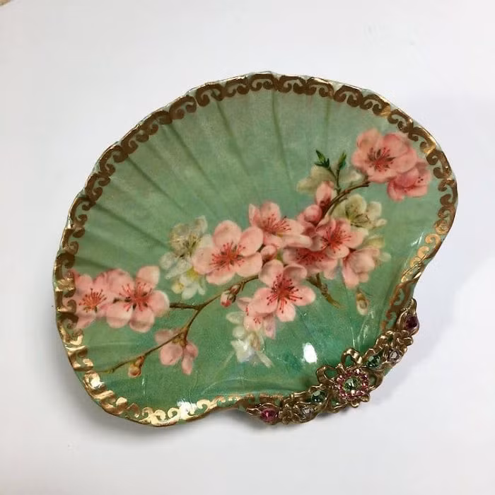 Nghá» sÄ© váº½ trÃªn vá» bíaº¿n chÃºng thÃ&nbsp;nh kho bÃ¡u thá»±c sá»±