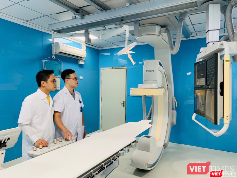 Hệ thống thiết bị hiện đại được đưa vào phục vụ người bệnh Hệ thống thiết bị hiện đại được đưa vào phục vụ người bệnh