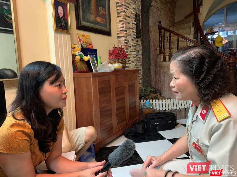 Bà Quý kể lại cho PV VietTimes chuyện bà chứng kiến lúc y tá Ngô Thị Oanh hát cho Hồ Chủ tịch nghe những ngày cuối đời, tháng 8/1969 Bà Quý kể lại chuyện bà chứng kiến lúc y tá Ngô Thị Oanh hát cho Hồ Chủ tịch nghe những ngày cuối đời, tháng 8/1969