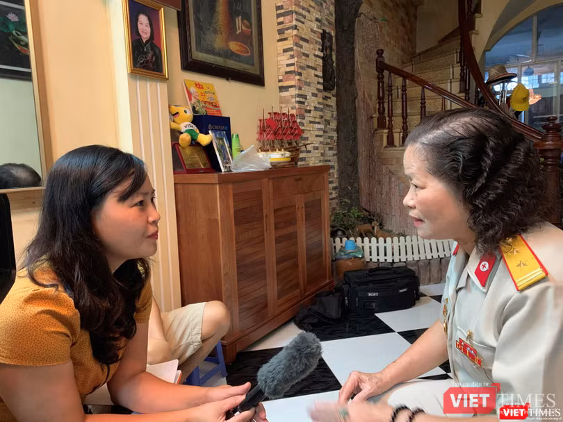 Bà Quý kể lại chuyện bà chứng kiến lúc y tá Ngô Thị Oanh hát cho Hồ Chủ tịch nghe những ngày cuối đời, tháng 8/1969