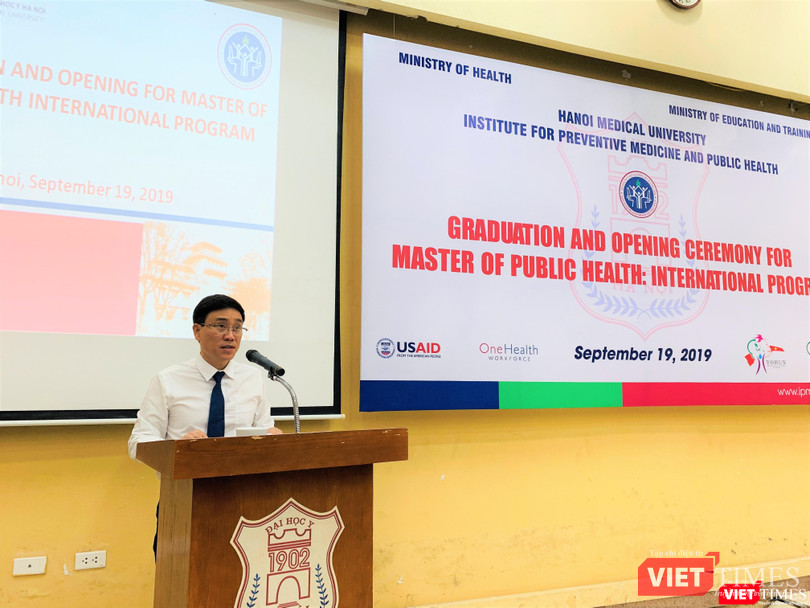 PGS.TS. Đoàn Quốc Hưng – Phó Hiệu trưởng Trường ĐHYHN - chúc mừng các tân thạc sĩ quốc tế PGS.TS. Đoàn Quốc Hưng – Phó Hiệu trưởng Trường ĐHYHN chúc mừng các tân thạc sĩ quốc tế của ĐHYHN