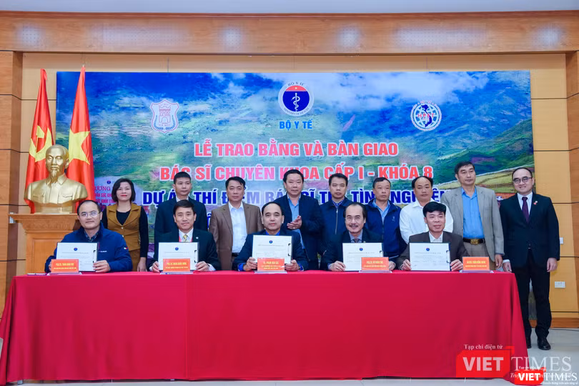 Trường Đại học Y Hà Nội, Bộ Y tế và các bệnh viện, địa phương tiếp tục cam kết đào tạo và tiếp nhận các bác sĩ trẻ tình nguyện 