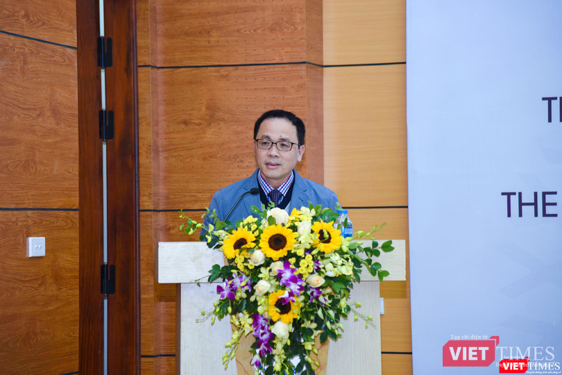 GS.TS. Tạ Thành Văn - Bí thư Đảng ủy, Hiệu trưởng Trường Đại học Y Hà Nội phát biểu chỉ đạo tại buổi lễ GS.TS. Tạ Thành Văn - Bí thư Đảng ủy, Hiệu trưởng Trường Đại học Y Hà Nội phát biểu chỉ đạo tại buổi lễ