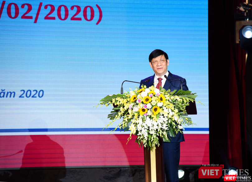 Thứ trưởng Bộ Y tế Nguyễn Thanh Long phát biểu tại buổi lễ