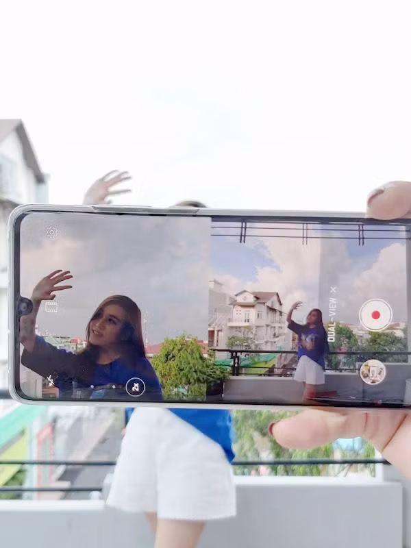 Vừa quay được tổng thể lại focus được chủ thể chính