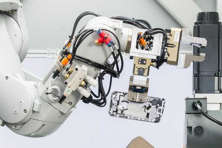 Một robot tái chế của Apple. Ảnh: Apple.