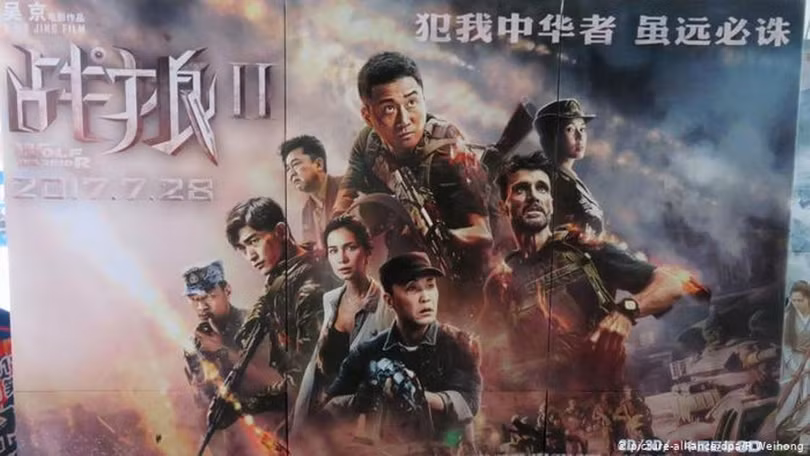 Ông Đới Húc cho rằng Trung Quốc cần từ bỏ lối tư duy hiếu chiến kiểu phim "Chiến Lang" (Ảnh: Sina).