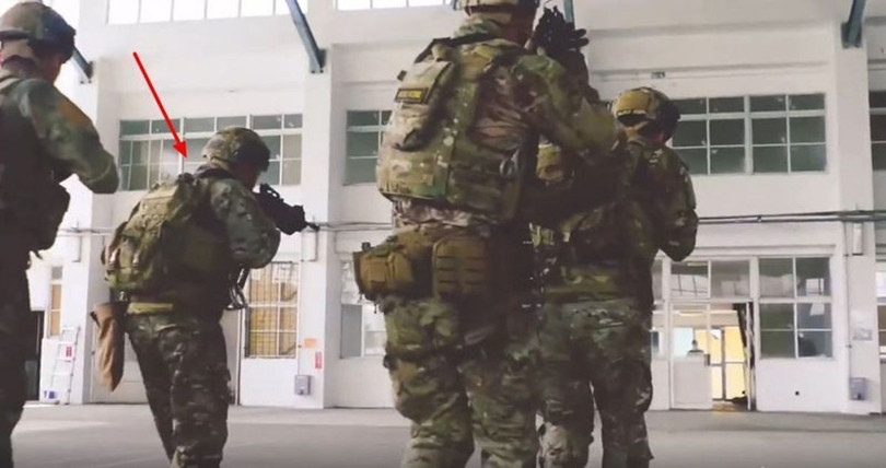 Các binh sĩ Mỹ và Đài Loan (mũi tên) diễn tập tác chiến trong thành phố (Ảnh: Lianhe). Các binh sĩ Mỹ và Đài Loan (mũi tên) diễn tập tác chiến trong thành phố (Ảnh: Lianhe).