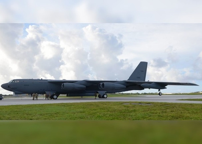 Chiếc B-52 tới căn cứ Anderson ở Guam sau 28 giờ bay liên tục thực hiện nhiệm vụ (Ảnh: Dongfang). Chiếc B-52 tới căn cứ Anderson ở Guam sau 28 giờ bay liên tục thực hiện nhiệm vụ (Ảnh: Dongfang).