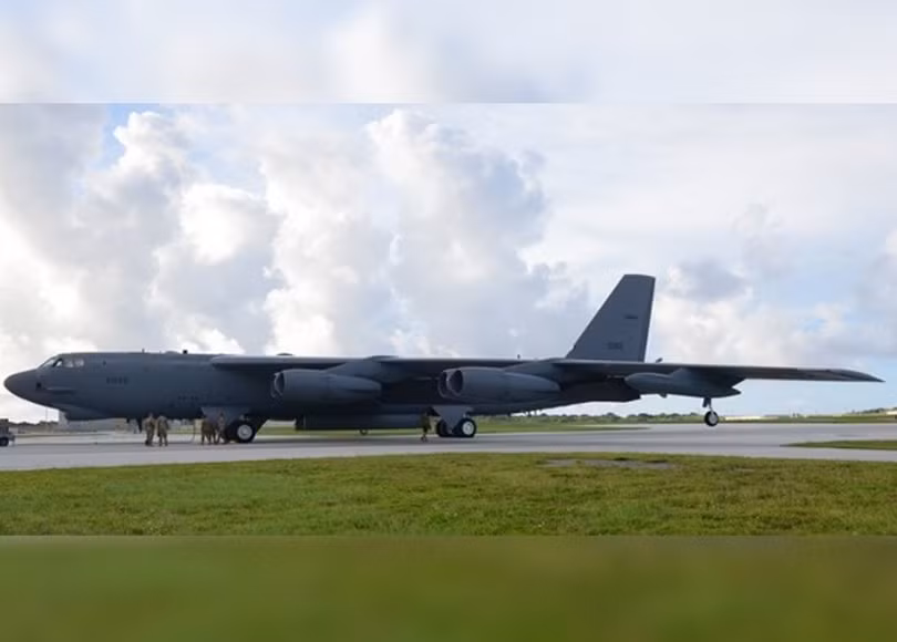 Chiếc B-52 tới căn cứ Anderson ở Guam sau 28 giờ bay liên tục thực hiện nhiệm vụ (Ảnh: Dongfang).