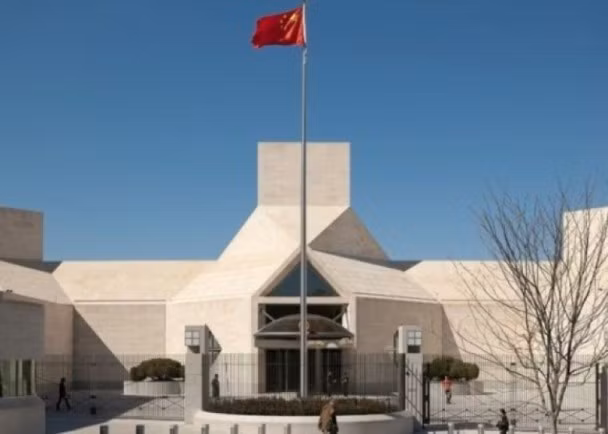 Lãnh sự quán Trung Quốc ở Houston bị Mỹ yêu cầu đóng cửa trước 16 giờ chiều ngày 24/7. (Ảnh: Đông Phương).