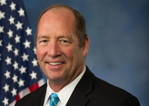 Ông Ted Yoho, người đệ trình Luật ngăn chặn Đài Loan bị xâm lược ra trước Hạ nghị viện Mỹ (Ảnh: Đông Phương).