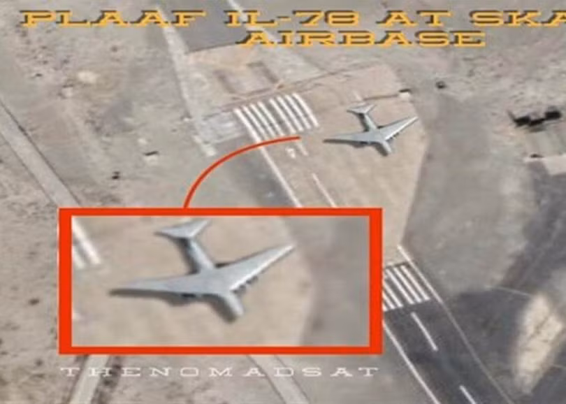 Máy bay tiếp dầu trên không IL-78 của Trung Quốc tại sân bay Skardu ở Kashmir do Pakistan kiểm soát (Ảnh: Đông Phương).