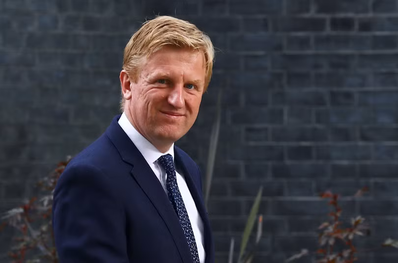 Bộ trưởng Kỹ thuật số, Văn hóa, Truyền thông và Thể thao Anh Oliver Dowden ngày 14/7 thông báo về quyết định cấm Huawei trước Quốc hội (Ảnh: HK01)