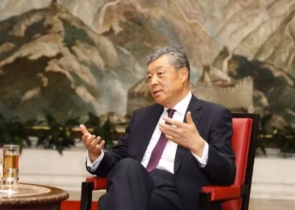 Đại sứ Trung Quốc tại Anh Lưu Hiểu Minh bày tỏ thất vọng trước quyết định của chính phủ Anh và gọi đây là sai lầm (Ảnh: Đông Phương)