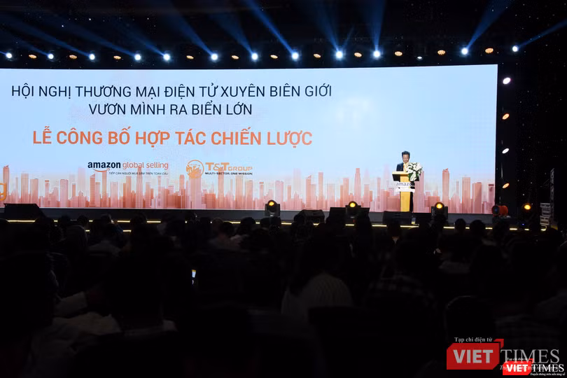 Chủ tịch HĐQT Ngân hàng SHB - ông Đỗ Quang Hiển chia sẻ mong muốn góp sức vào công cuộc đưa Việt Nam ra thế giới