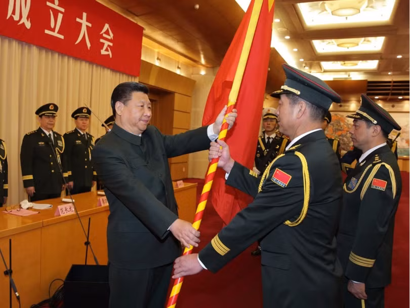 Ông Tập Cận Bình trao quân kỳ cho quân chủng Bảo đảm hậu cần mới được thành lập