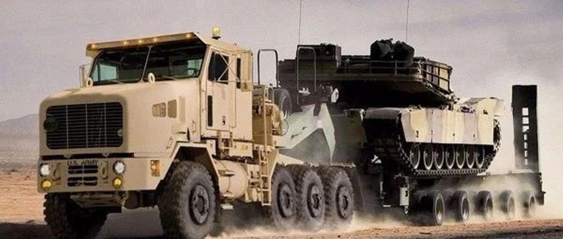 Tập đoàn Oshkosh cũng có tên trong danh sách bởi loại xe vận chuyển thiết bị hạng nặng M1070A1của họ được bán cho Đài Loan