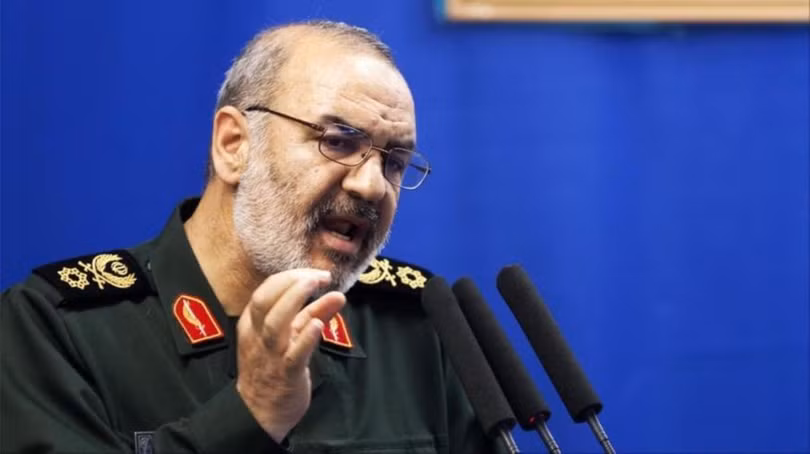 Tư lệnh lực lượng Vệ binh cách mạng Iran Hossein Salami: nếu kẻ thù có bất cứ hành động sai lầm nào thì sách lược quân sự phòng ngự hiện nay mà Iran đang áp dụng tại Vịnh Ba Tư và eo biển Hormuz sẽ ngay lập tức chuyển sang tấn công.