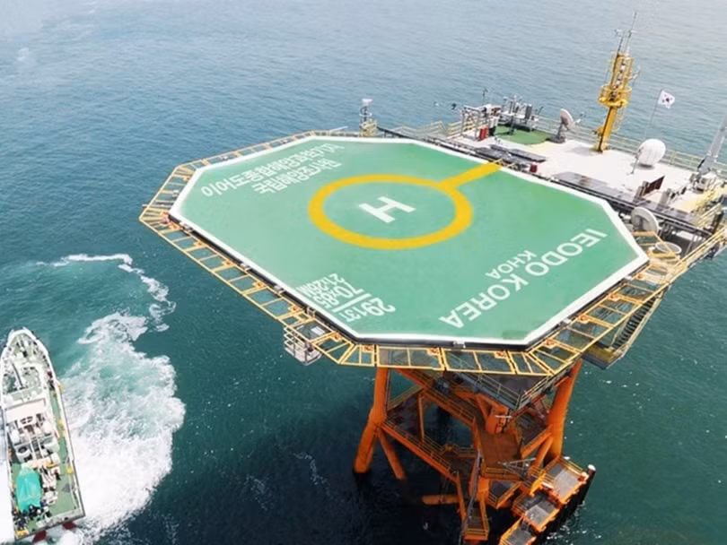 Giàn khoan của Hàn Quốc hạ đặt tại Dokdo, nơi Trung Quốc cũng yêu sách chủ quyền