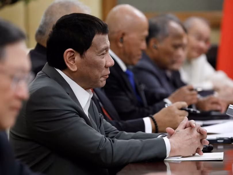 Ông Duterte nêu lên vấn đề phán quyết của Tòa trọng tài PCA về vụ kiện Biển Đông. Ảnh: Reuters