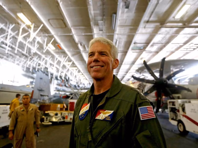 Tướng Karl Thomas, Chỉ huy cụm tàu sân bay tấn công USS Ronal Reagan trả lời các nhà báo trên tàu