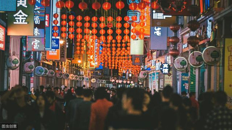 Mở các khu chợ đêm để phát triển kinh tế ban đêm là một trong số 20 biện pháp để thúc đẩy tiêu dùng