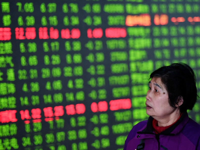 Thị trường chứng khoán Trung Quốc ở vào tình trạng sụt giảm xuống mức thấp nhất kể từ 2014. Thị trường chứng khoán Trung Quốc ở vào tình trạng sụt giảm xuống mức thấp nhất kể từ 2014.