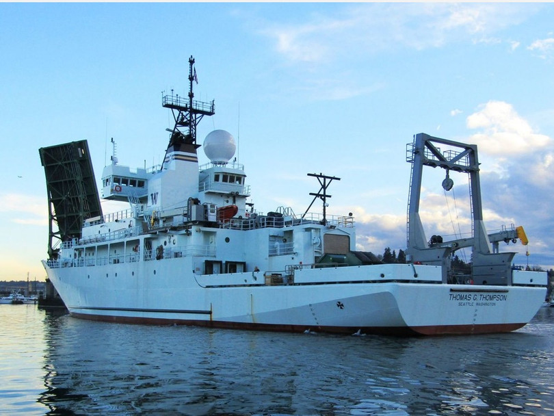 Chiếc tàu "nghiên cứu khoa học" Thomas G, Thompson cập cảng Cao Hùng từ 15 đến 18.10.