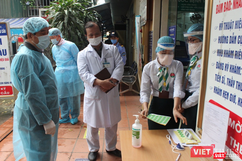 Kiểm tra công tác phòng dịch tại BV Phổi Trung ương (Ảnh: Lê Hảo) Kiểm tra công tác phòng dịch tại BV Phổi Trung ương