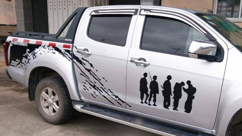 Chủ xe muốn dán decal toàn bộ xe thì phải làm thủ tục thay đổi màu xe nếu như không muốn bị từ chối đăng kiểm