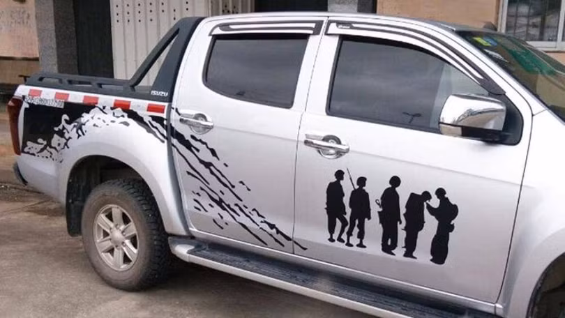 Chủ xe muốn dán decal toàn bộ xe thì phải làm thủ tục thay đổi màu xe nếu như không muốn bị từ chối đăng kiểm