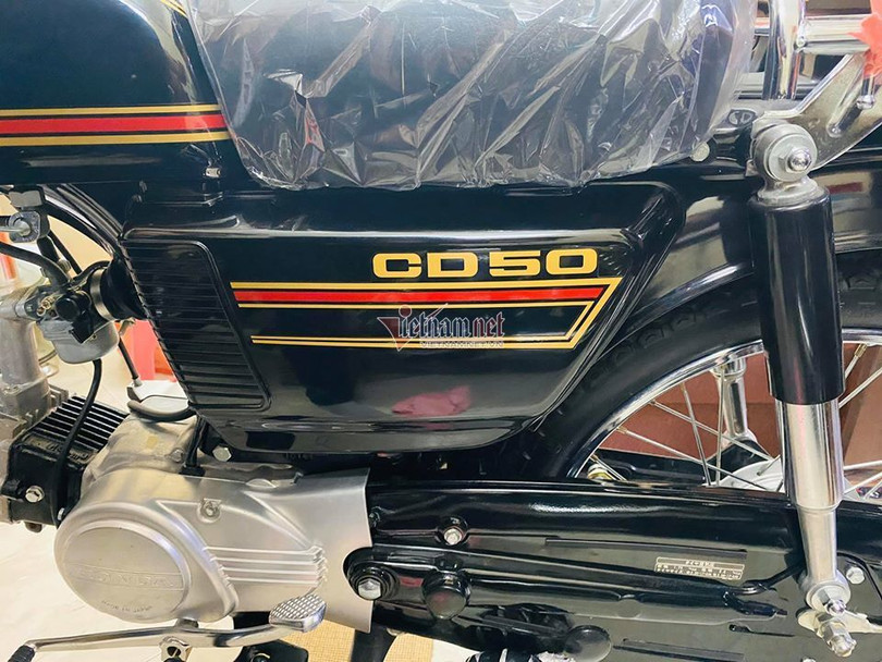 Xe được trang bị động cơ 49cc cùng hộp số 4 cấp. Xe được trang bị động cơ 49cc cùng hộp số 4 cấp.