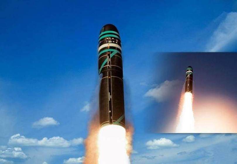 Tên lửa liên lục địa JL-2 phóng từ tàu ngầm