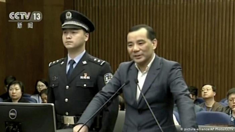Ngô Tiểu Huy bị đưa ra xét xử tại Tòa án trung cấp Thượng Hải