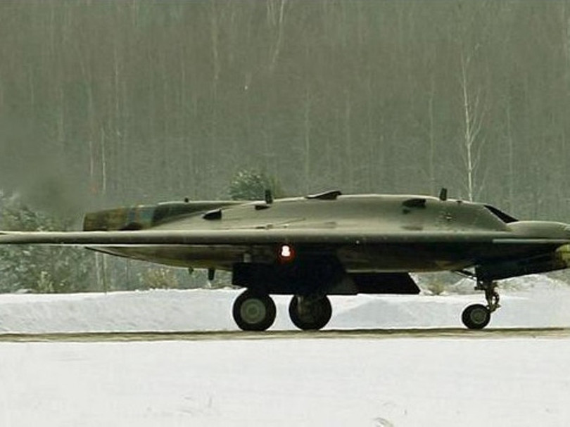 UAV S-70 của Nga đang được thử nghiệm UAV S-70 của Nga đang được thử nghiệm