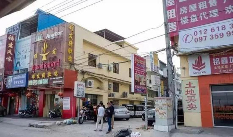 Các nhà hàng, quán ăn ở Sihanoukville vắng vẻ vì người Trung Quốc đã kéo nhau về nước hết