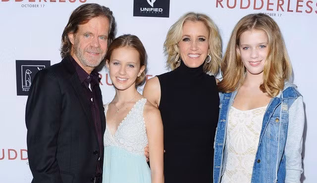 Nữ minh tinh Felicity Huffman cùng chồng và các con