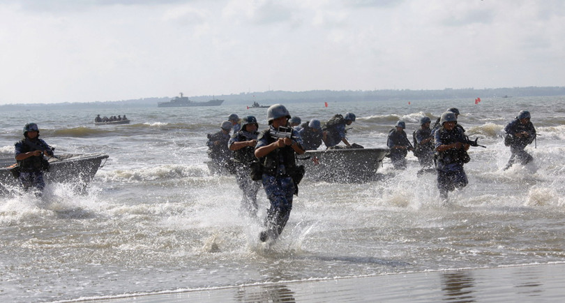 Huấn luyện đổ bộ đánh chiếm đảo. Huấn luyện đổ bộ đánh chiếm đảo.
