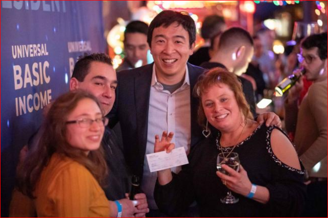 Dương An Trạch giành được sự ủng hộ của đông đảo những người Mỹ trẻ tuổi Dương An Trạch giành được sự ủng hộ của đông đảo những người Mỹ trẻ tuổi