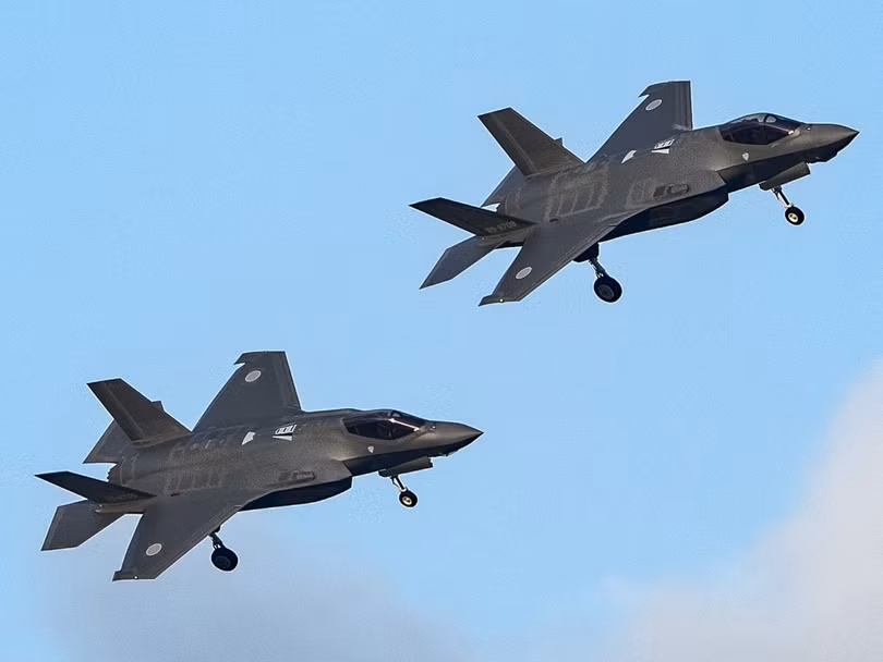Biên đội 2 chiếc F-35A của không quân Nhật