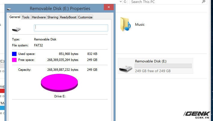 Máy tính nhận diện chiếc thẻ nhớ này có dung lượng 250GB.