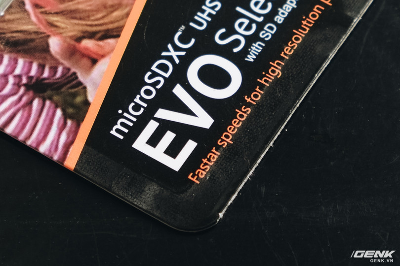 Lỗi sai chính tả trên bao bì thẻ nhớ.