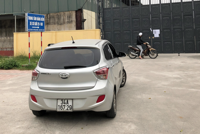 Trạm đăng kiểm xe cơ giới 2916D tại Sài Đồng (Hà Nội) đóng cửa sáng nay, 1/4/2020. Trạm đăng kiểm xe cơ giới 2916D tại Sài Đồng (Hà Nội) đóng cửa sáng nay, 1/4/2020.