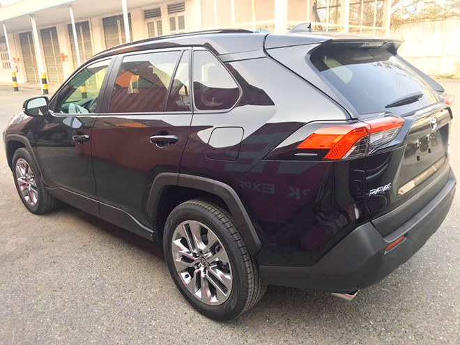 Toyota RAV4 2020 phiên bản cao cấp về Việt Nam