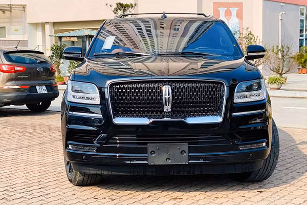 Lincoln Navigator 2020 hơn 8 tỷ tại Việt Nam